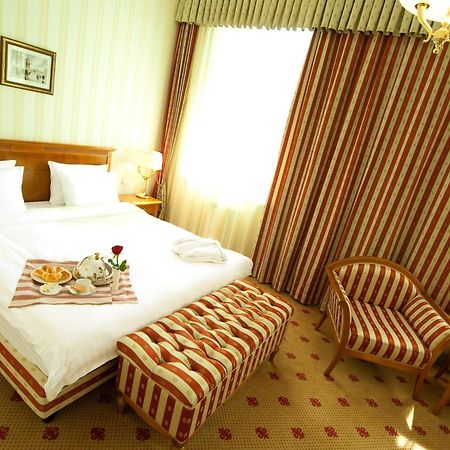 Grand Tien Shan Hotel Almaty Ruang foto