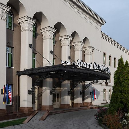 Grand Tien Shan Hotel Almaty Bagian luar foto