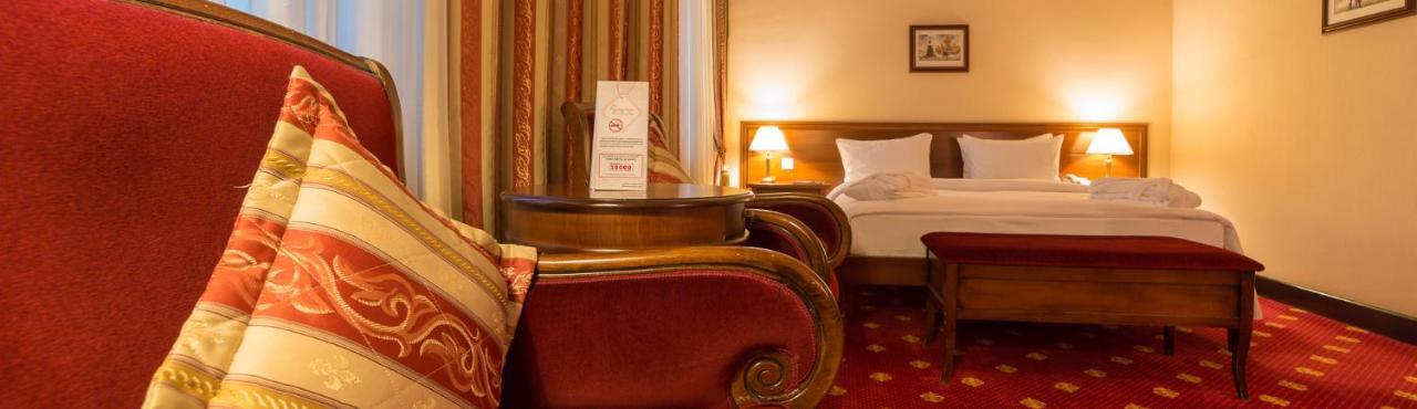 Grand Tien Shan Hotel Almaty Bagian luar foto