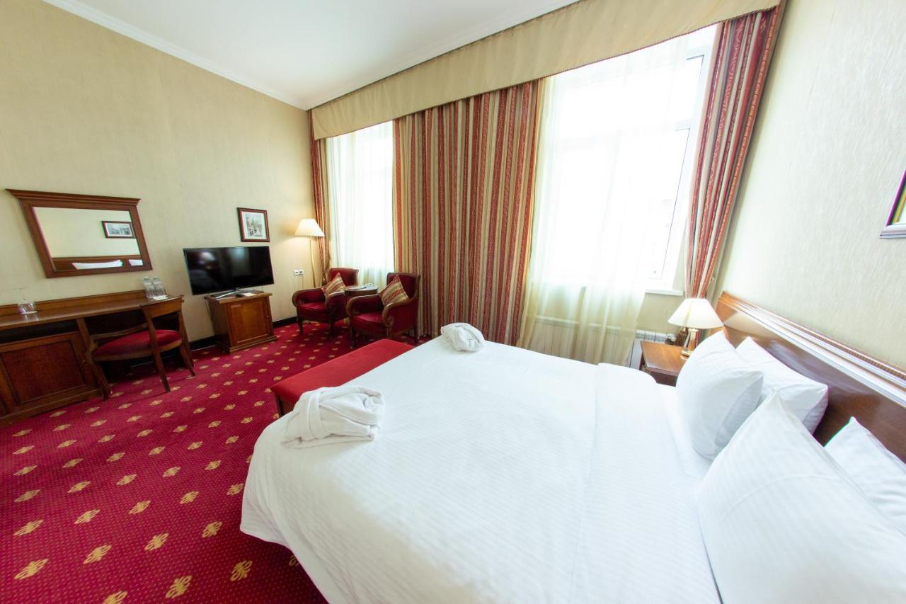 Grand Tien Shan Hotel Almaty Bagian luar foto
