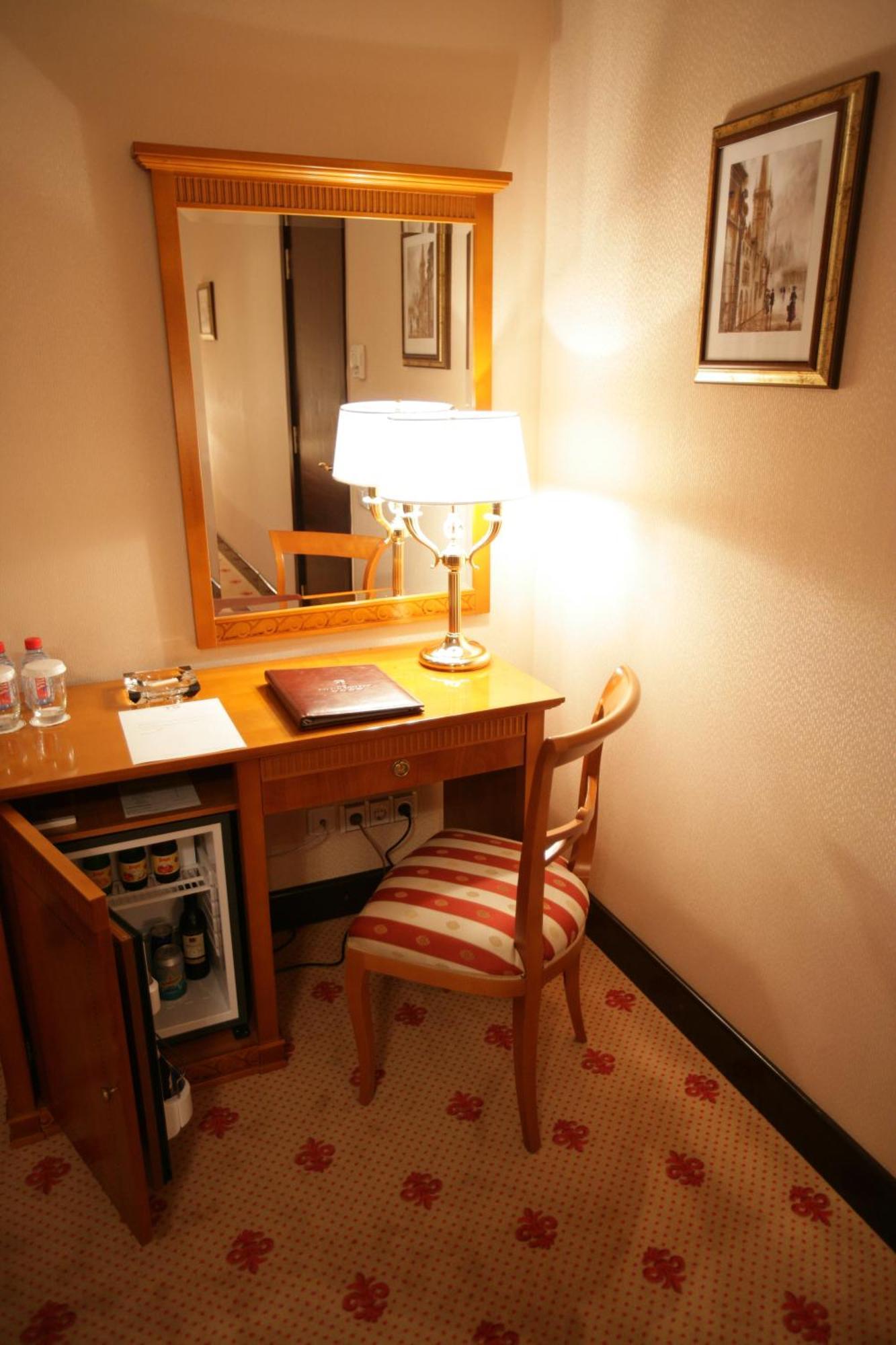 Grand Tien Shan Hotel Almaty Ruang foto