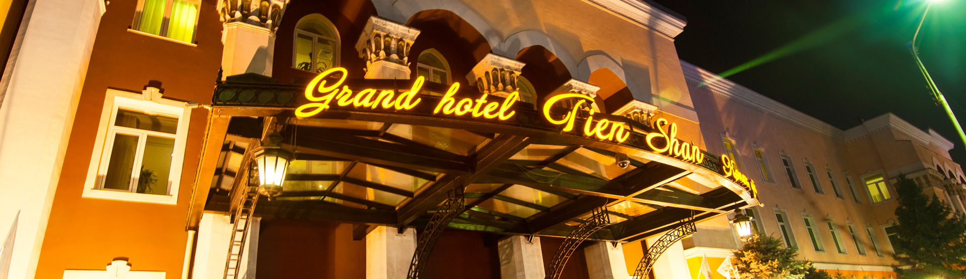 Grand Tien Shan Hotel Almaty Bagian luar foto