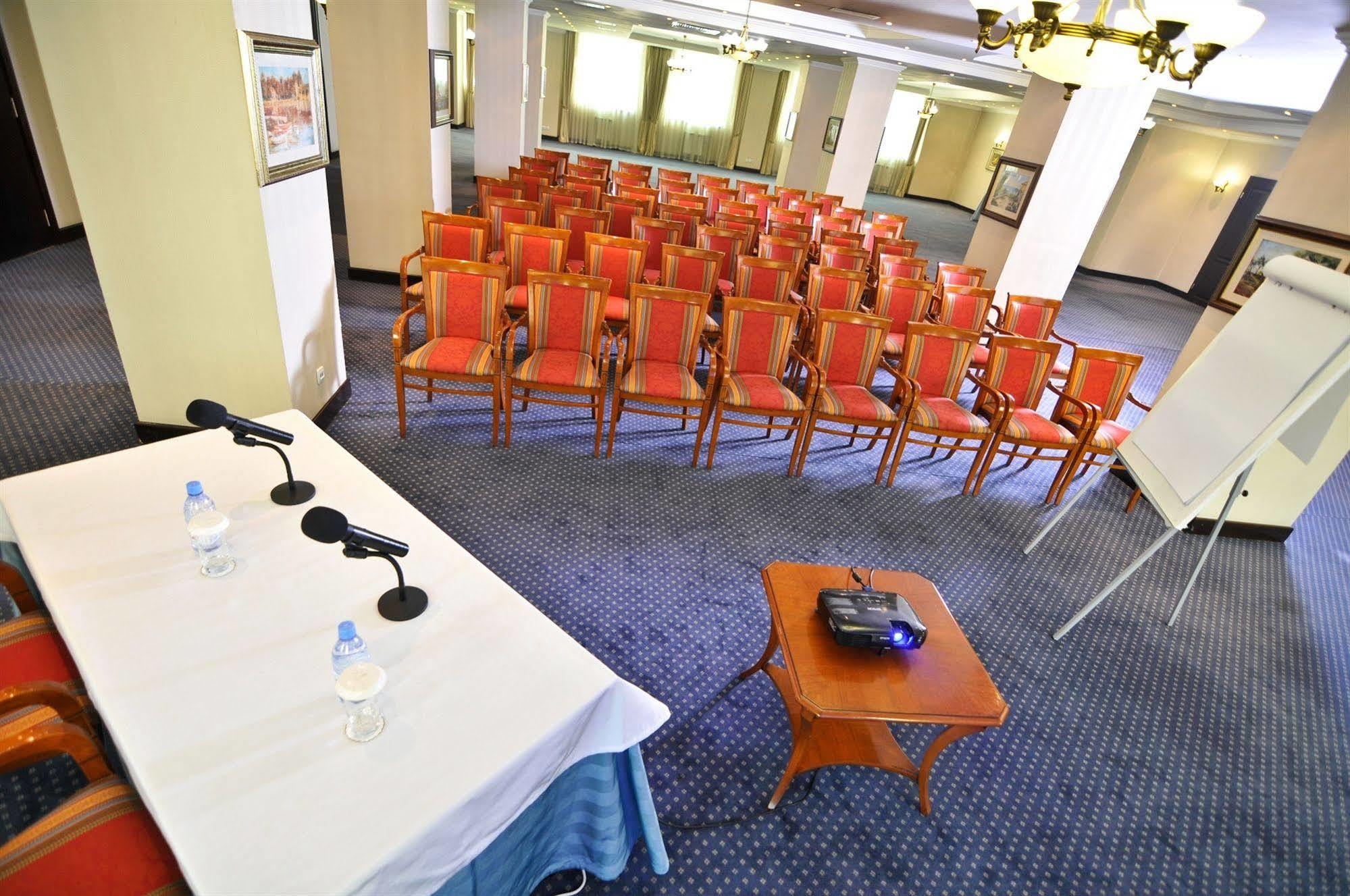 Grand Tien Shan Hotel Almaty Bisnis foto