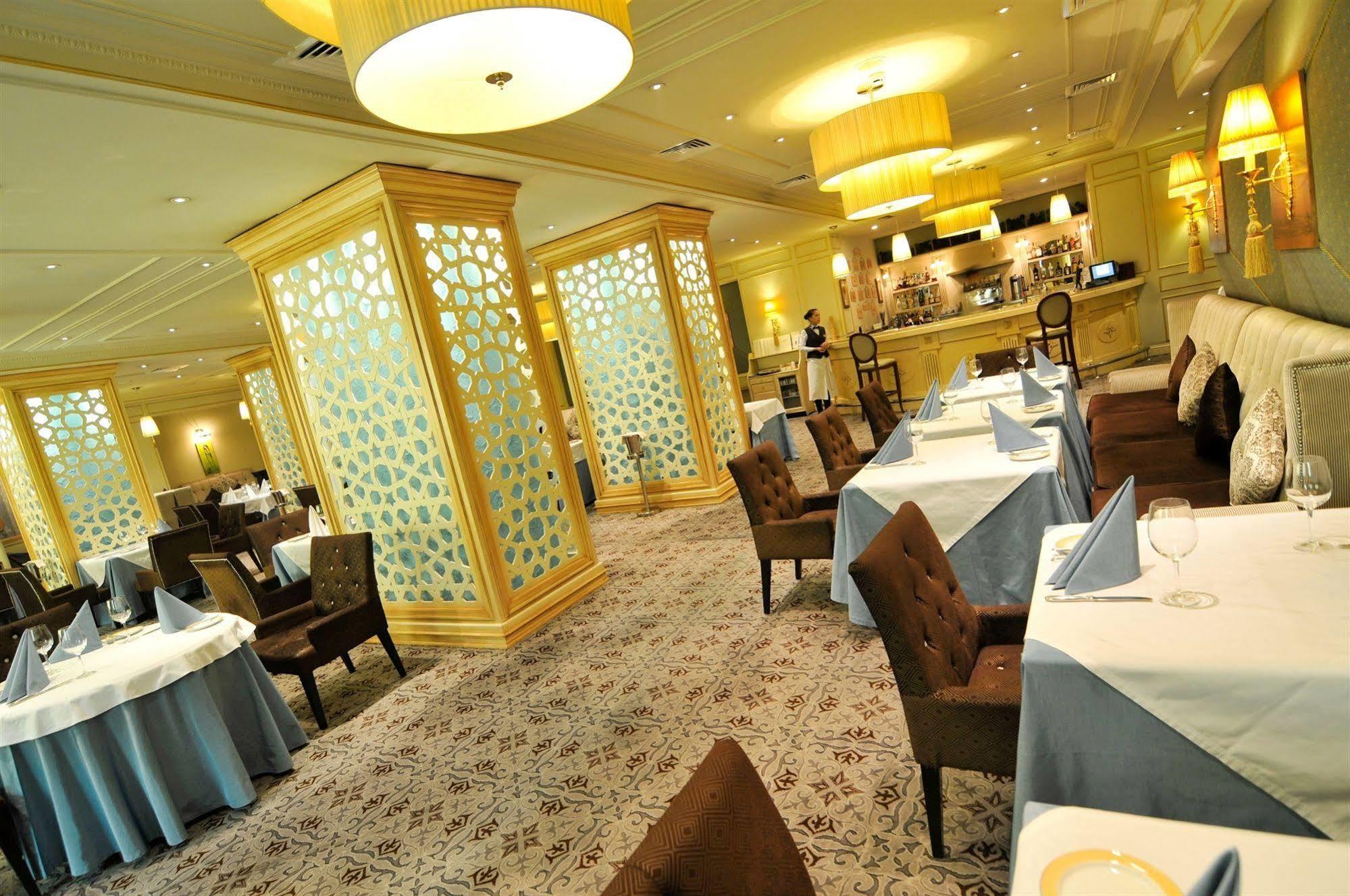 Grand Tien Shan Hotel Almaty Restoran foto